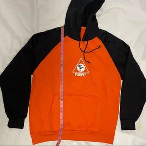 NEW NO TAG  VERY COMFORTABLE BLACK ORANGE HOODIE XL   (Independent Brand )